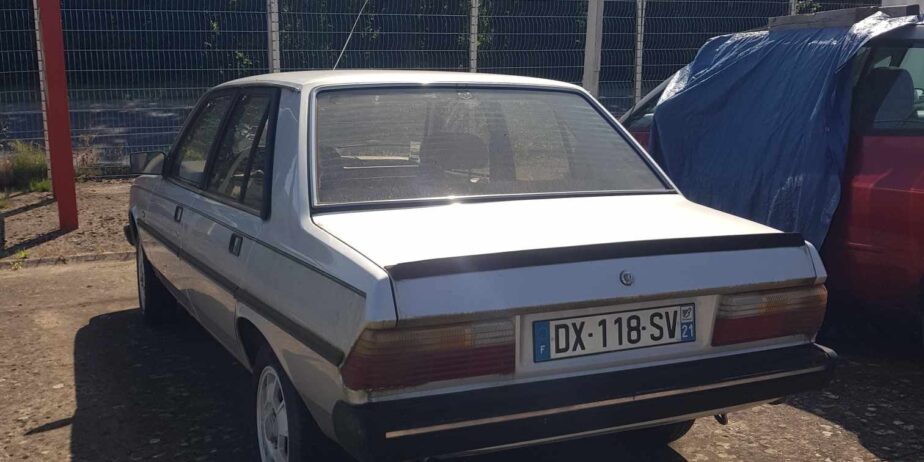 Peugeot 305 SR