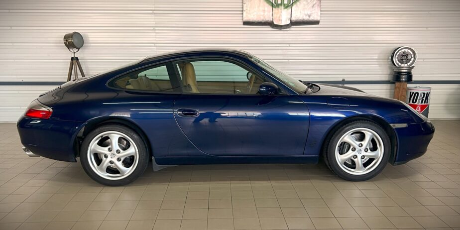 PORSCHE 996 CARRERA