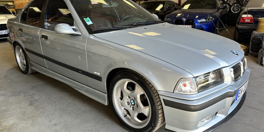 A VENDRE M3 E36 3L2 BERLINE ANNÉE 1997 ET 157 000 KM