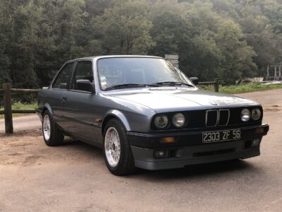 BMW E30 320i